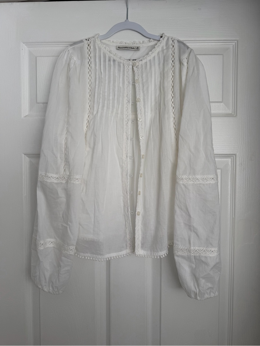 Abercrombie & Fitch Ivory Lace-Trim Button Front Blouse